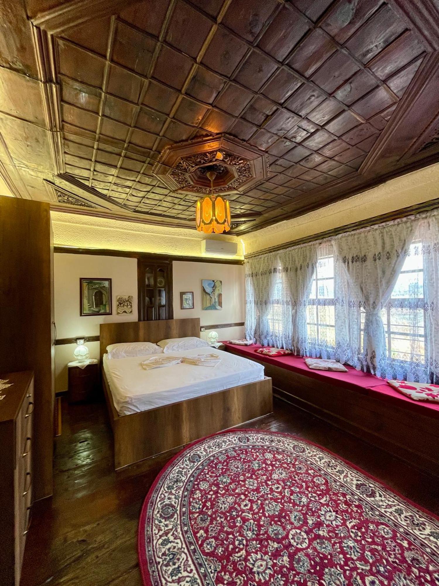 Restaurant & Guest House Semani เบราท ห้อง รูปภาพ